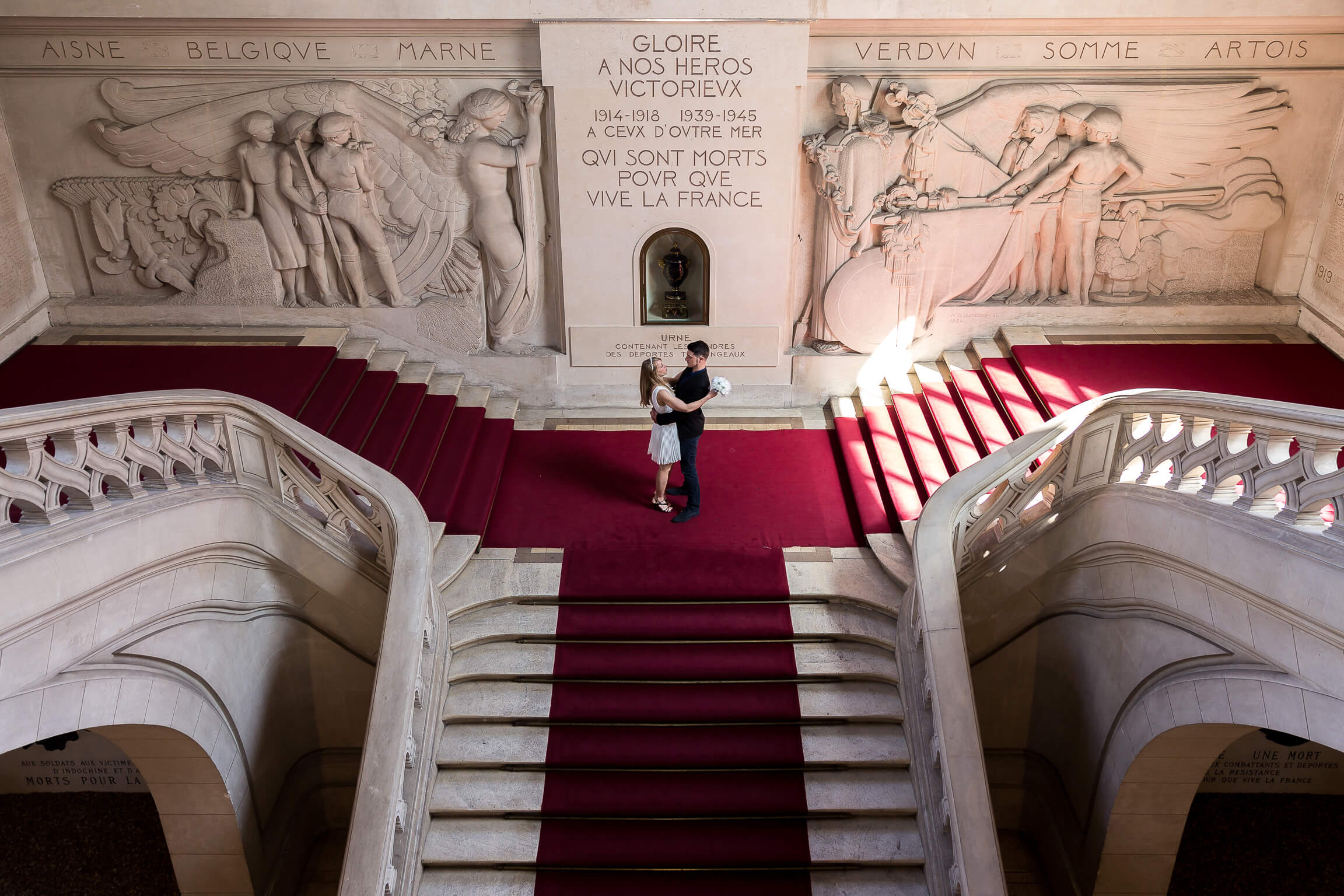 escaliers de la mairie de Tours apres la ceremonie civile