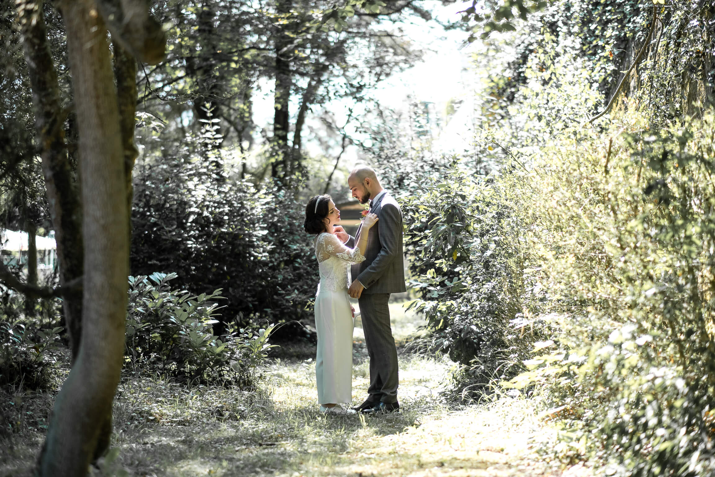 seance photo de couple dans un parc