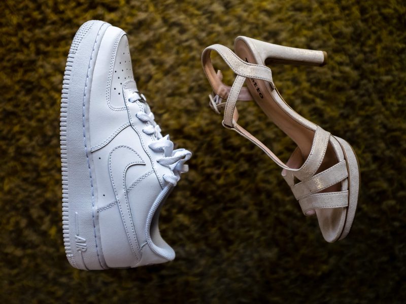 ambiance et deco, nike air force one vs chaussures à talon pendant les preparatifs du mariage