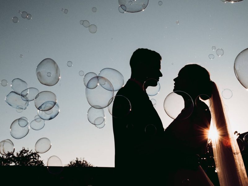 photo de couple pour le reportage du mariage a Tours, en touraine, en indre-et-loire par Sebastien Pons, photographe de mariage professionnel